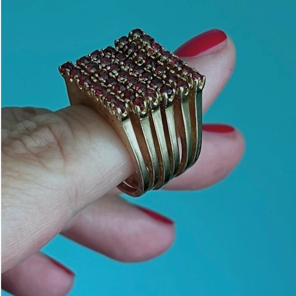 14k Gold and Garnet Rings - set of 3 - Picture 4 of 12